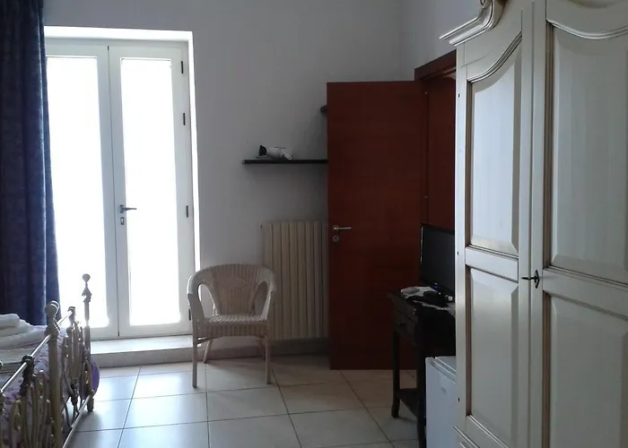 Alojamento de Acomodação e Pequeno-almoço Mediterraneo 4*